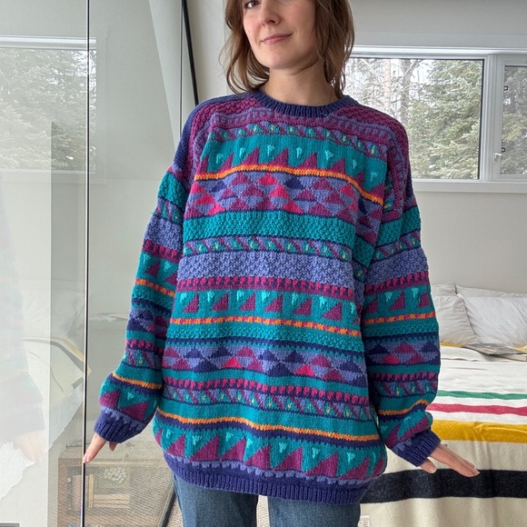 Vintage Vibrant Patterned Sweater - Picture 3 of 15